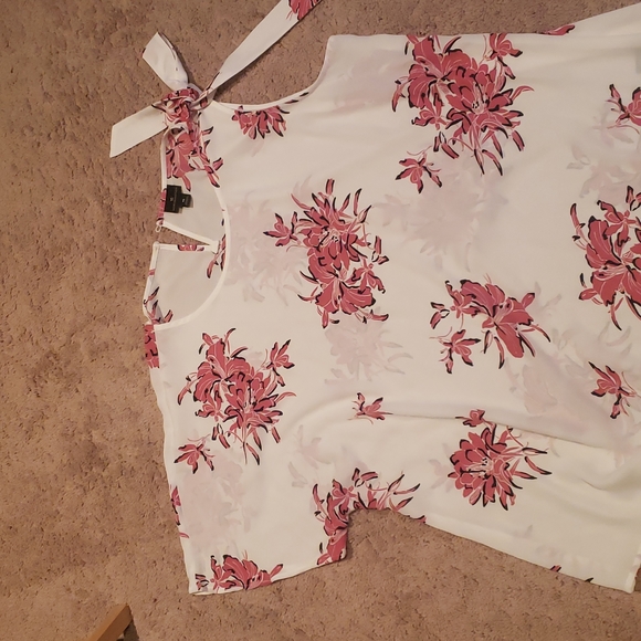 Top - Picture 3 of 3